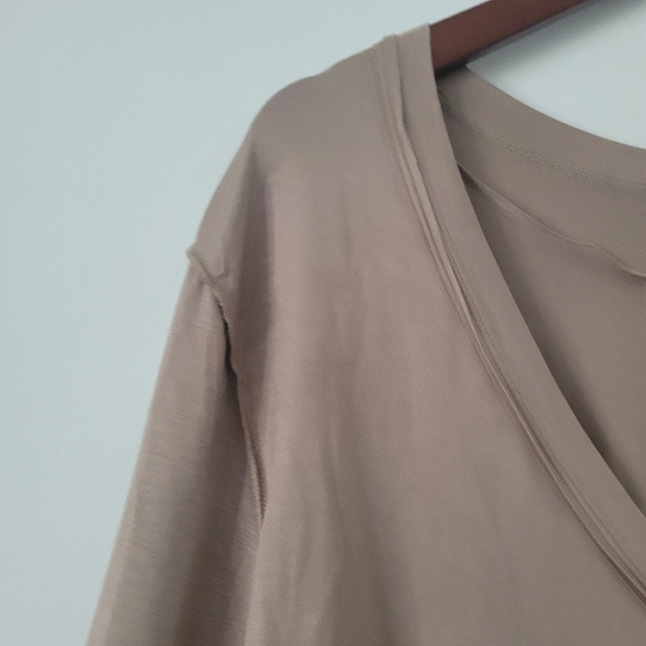 We the Free Long Sleeve Deep V-Neckline Pullover Top Size XL in Cream - Picture 6 of 9